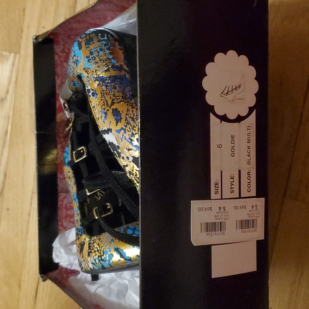 Heels - Picture 4 of 4